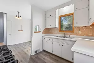 1049 Sterling St N, Maplewood, MN 55119 - Photo 10