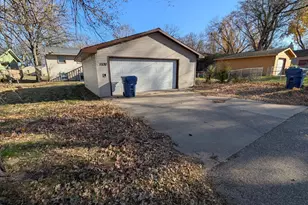 1537 12th Ave SE, Saint Cloud, MN 56304 - Photo 2