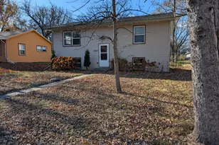 1537 12th Ave SE, Saint Cloud, MN 56304 - Photo 2