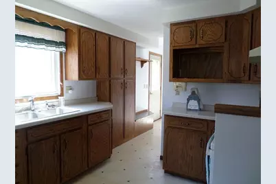 202 Buse Avenue NE, Red Lake Falls, MN 56750 - Photo 4