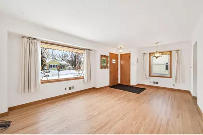 1139 Hubbard Avenue, Saint Paul, MN 55104 - Photo 4