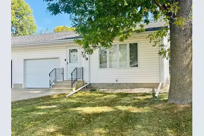 709 6th Avenue NE, Sleepy Eye, MN 56085 - Photo 1