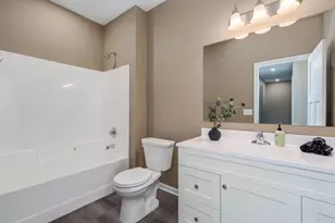 3109 Bassett Dr, Mankato, MN 56001 - Photo 4