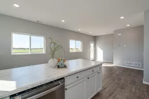 3203 Noble Dr, Mankato, MN 56001 - Photo 8