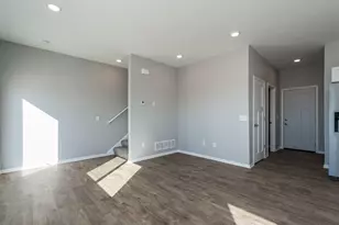 3203 Noble Dr, Mankato, MN 56001 - Photo 12