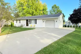 367 Arglen Dr, Owatonna, MN 55060 - Photo 1