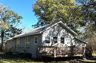 623 E Adams Ave, Mahnomen, MN 56557 - Photo 2