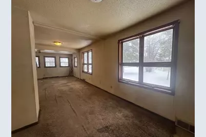 623 E Adams Avenue, Mahnomen, MN 56557 - Photo 8