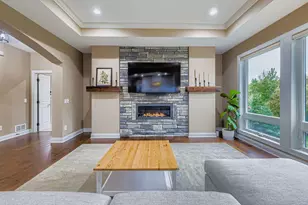 5676 Garden Dr, Woodbury, MN 55129 - Photo 18