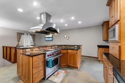 633 Sand Creek Drive NW, Coon Rapids, MN 55448 - Photo 8