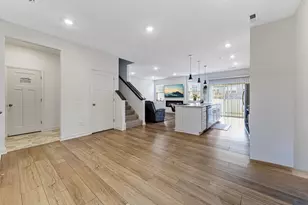 2006 Tyrone Dr, Shakopee, MN 55379 - Photo 4