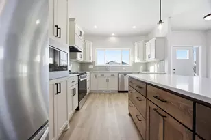 7448 16th St S, Fargo, ND 58104 - Photo 8