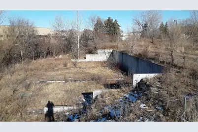 379 Commerce Court, Vadnais Heights, MN 55127 - Photo 4