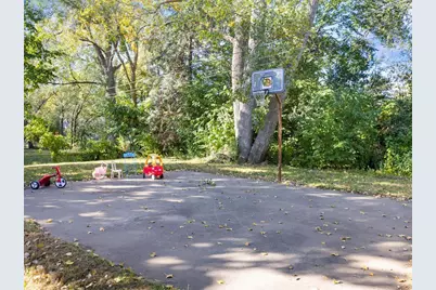 9020 Blaisdell Avenue S, Bloomington, MN 55420 - Photo 54