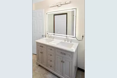 9020 Blaisdell Avenue S, Bloomington, MN 55420 - Photo 22