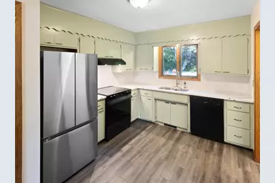 9020 Blaisdell Avenue S, Bloomington, MN 55420 - Photo 14