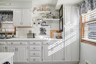 1726 Hyacinth Ave E, Saint Paul, MN 55106 - Photo 10