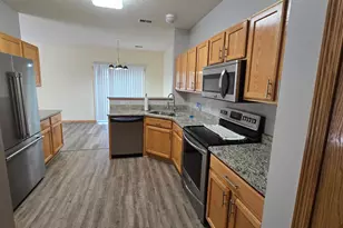 1339 Yorkshire Ln, Shakopee, MN 55379 - Photo 2