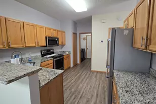 1339 Yorkshire Ln, Shakopee, MN 55379 - Photo 4