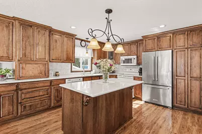 1195 Van Buren Street S, Shakopee, MN 55379 - Photo 8