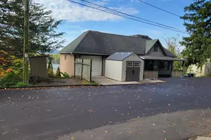 223 S Hill St, Fountain City, WI 54629 - Photo 1