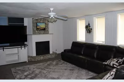 223 S Hill Street, Fountain City, WI 54629 - Photo 24