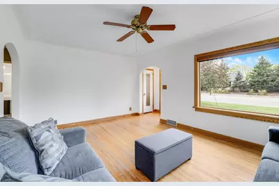 698 Larpenteur Avenue W, Saint Paul, MN 55113 - Photo 8