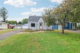 698 Larpenteur Ave W, Saint Paul, MN 55113 - Photo 2