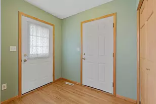 1427 Carriage Cir, Faribault, MN 55021 - Photo 8