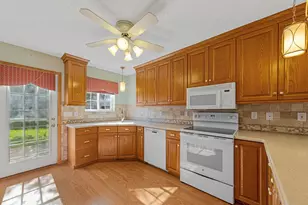 1427 Carriage Cir, Faribault, MN 55021 - Photo 16