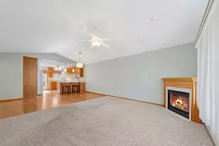 1427 Carriage Cir, Faribault, MN 55021 - Photo 10