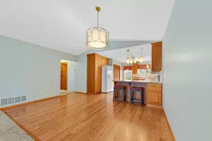 1427 Carriage Cir, Faribault, MN 55021 - Photo 12