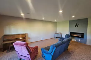 404 Crestview Ct, Goodhue, MN 55027 - Photo 8