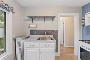 1740 English St, Maplewood, MN 55109 - Photo 4