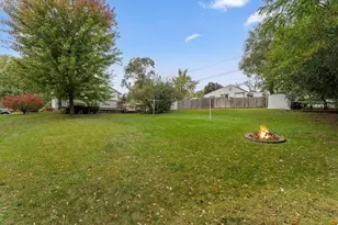 1740 English St, Maplewood, MN 55109 - Photo 16