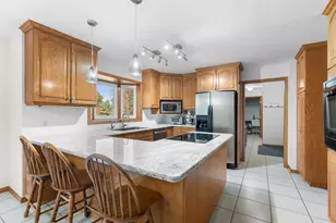 2129 E Heights Ln NE, Rochester, MN 55906 - Photo 6