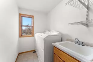 909 New Century Blvd S, Maplewood, MN 55119 - Photo 42