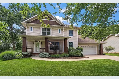 909 New Century Boulevard S, Maplewood, MN 55119 - Photo 1