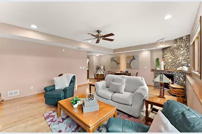 909 New Century Boulevard S, Maplewood, MN 55119 - Photo 54