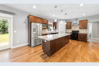 317 Oak Marsh Drive, Mankato, MN 56001 - Photo 6