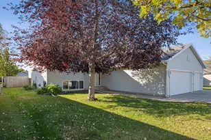 1325 32nd St Cir S, Moorhead, MN 56560 - Photo 2