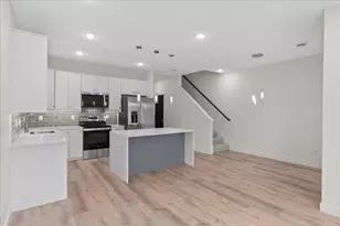 425 W 8th St, New Richmond, WI 54017 - Photo 2