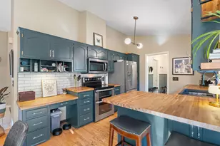 442 Juniper Ct, Mahtomedi, MN 55115 - Photo 4