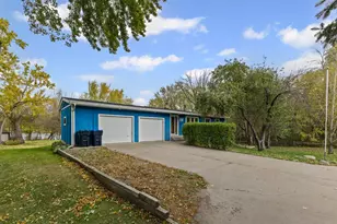 409 Riverview Dr, Monticello, MN 55362 - Photo 2