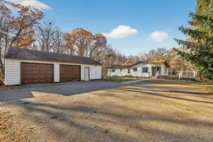 9042 Howard Lake Dr NE, Columbus, MN 55025 - Photo 2