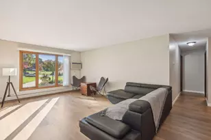 4350 Brookside Ct, Edina, MN 55436 - Photo 4