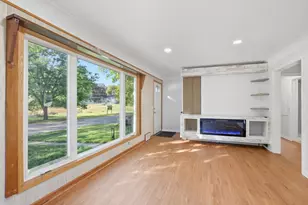 4228 Halifax Ave N, Robbinsdale, MN 55422 - Photo 2