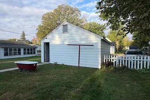 307 15th St N, Benson, MN 56215 - Photo 6