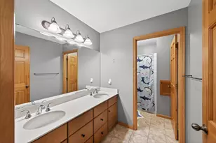 8019 Marsh Creek Rd, Woodbury, MN 55125 - Photo 28