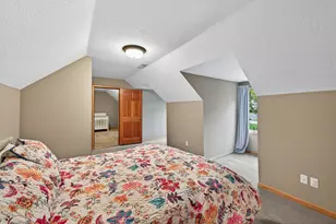 8019 Marsh Creek Rd, Woodbury, MN 55125 - Photo 32